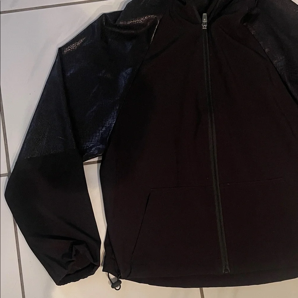 Beach Riot Black Hooded Jacket - Picture 4 of 7